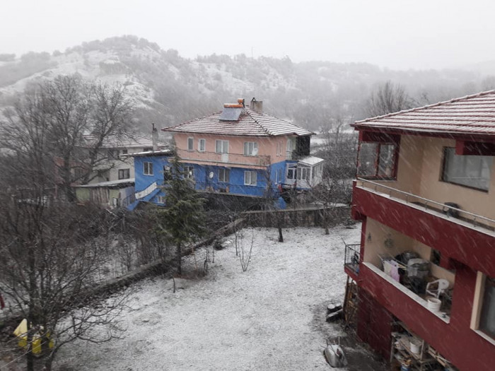 Kızılcahamam'a 2021 yılının ilk karı yağdı