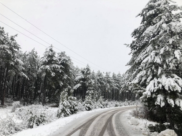 Kızılcahamam'a 2021 yılının ilk karı yağdı