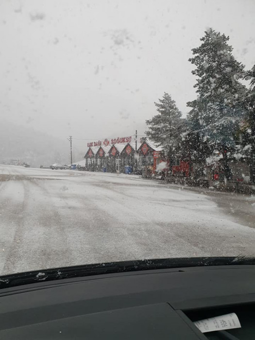 Kızılcahamam'a 2021 yılının ilk karı yağdı